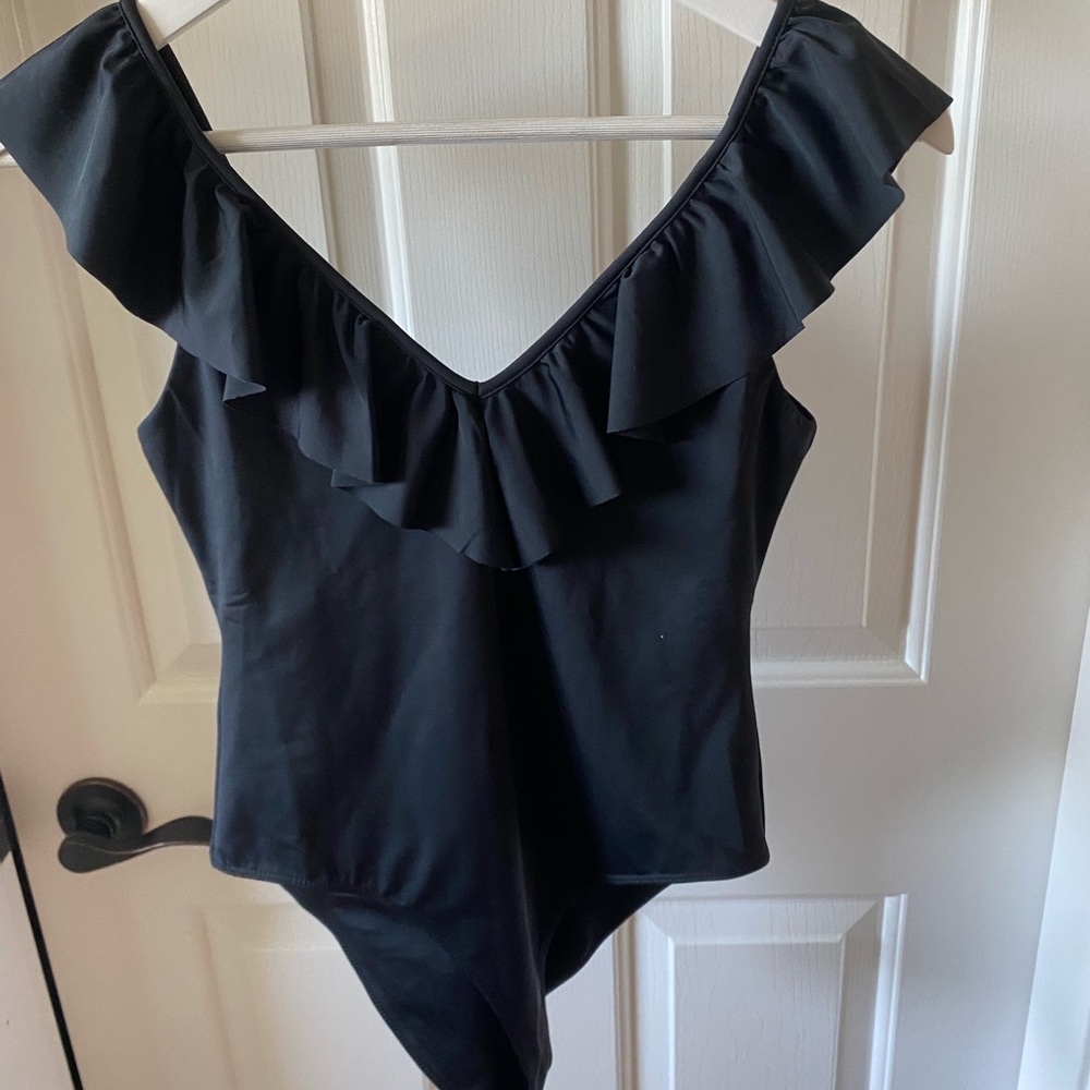 Brand new black Aritzia bodysuit